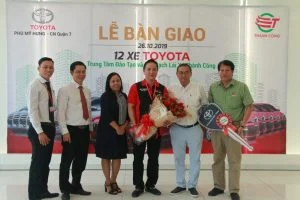 Ảnh chụp lễ bàn giao xe