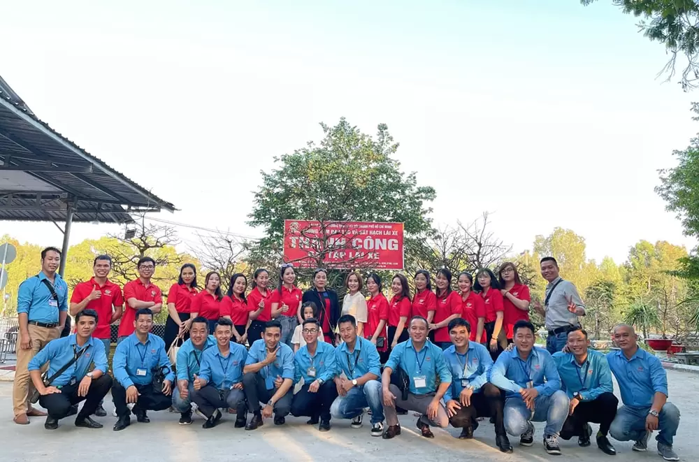 Khoá học lái xe ô tô bằng B2 - B1 - C 5 Khoá học lái xe ô tô bằng B2 - B1 - C 5