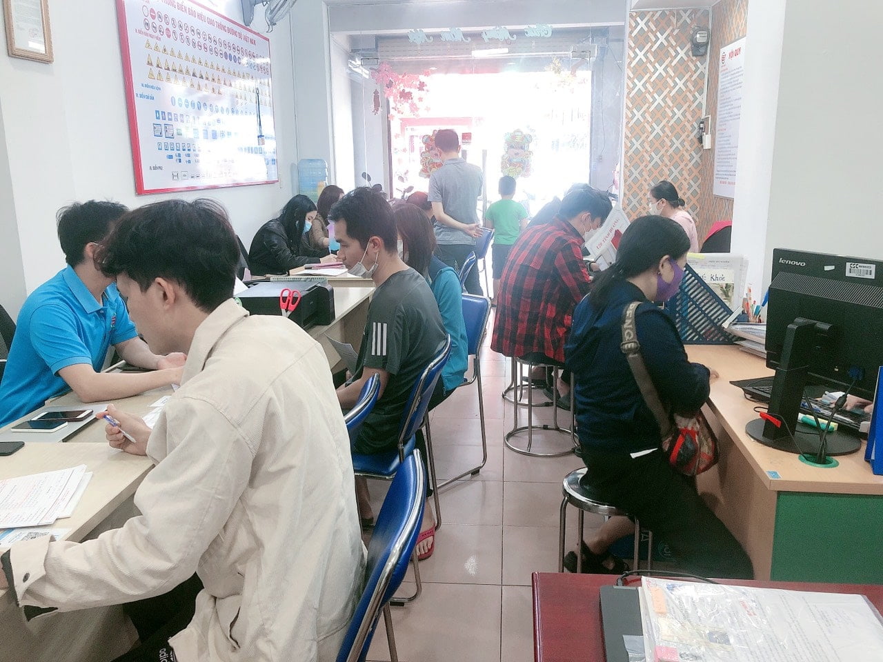 Trung Tâm Thành Công - Trường Dạy Lái Xe Thành Công - Học Lái Xe B2 16 Học viên đến đăng ký tại Thành Công
