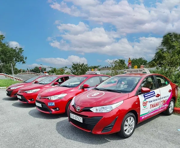 Xe chip cảm ứng sân thi sát hạch Thành Công
